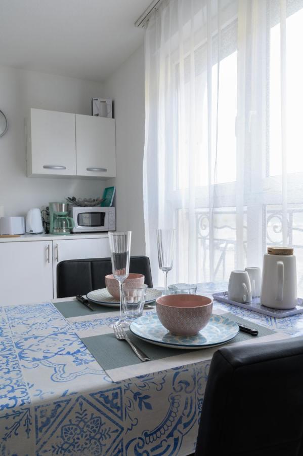Studio Calme, Proche Centre, Wifi. แบลฟอร์ ภายนอก รูปภาพ